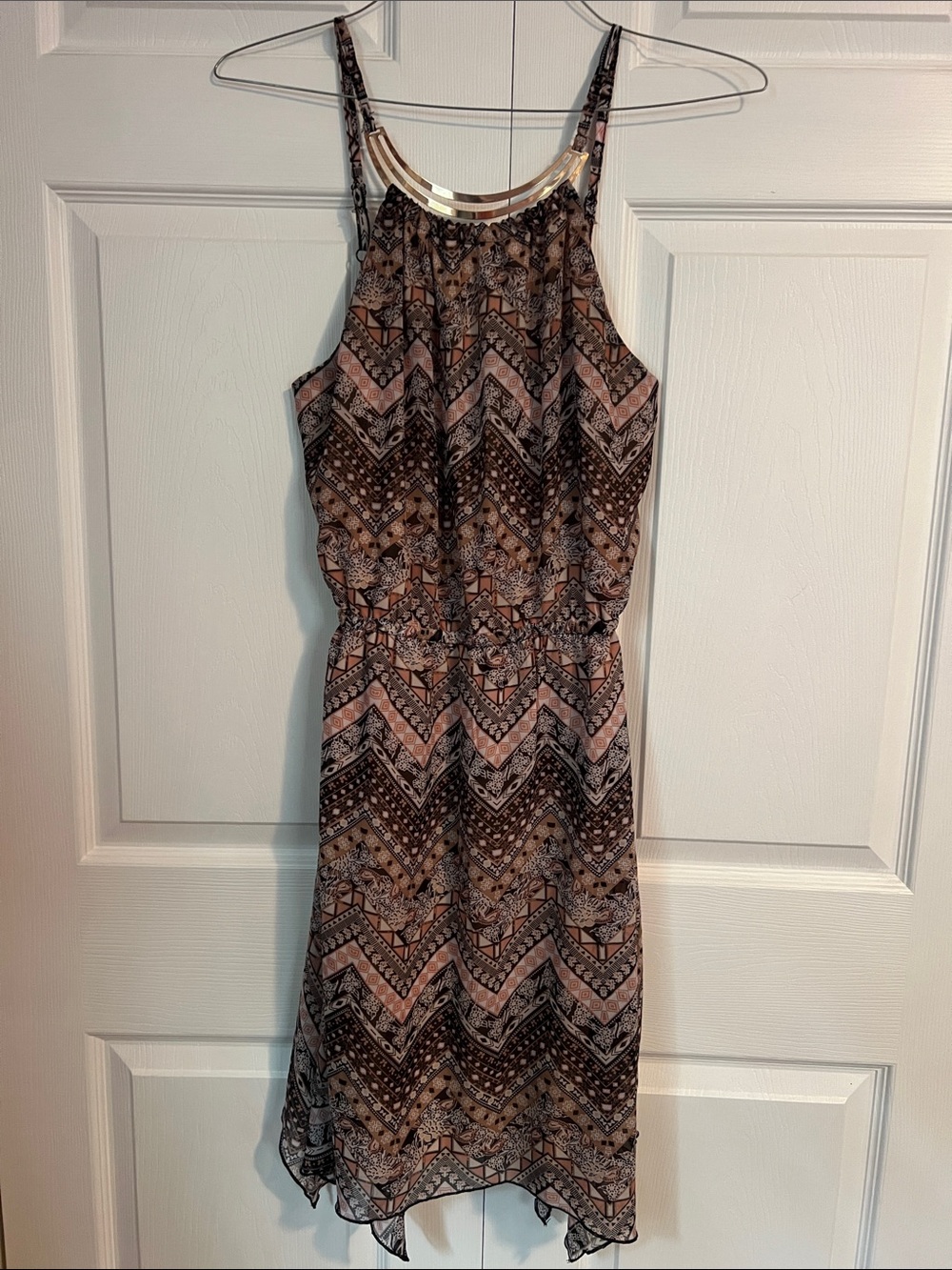Sleeveless Midi Sundress with Chevron Print in Pink and Brown